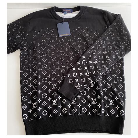 louis vuitton sweater black.